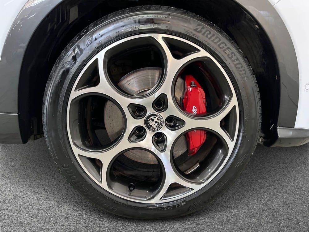 Alfa Romeo Tonale usata a Bari (12)