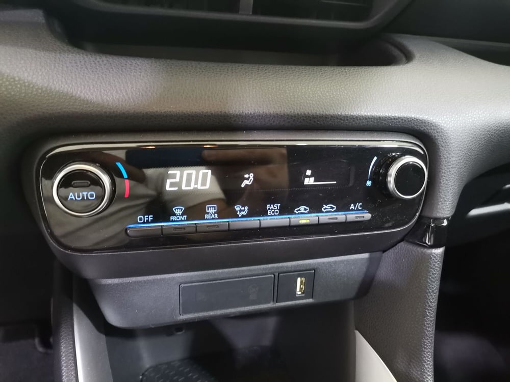 Toyota Yaris usata a Salerno (14)