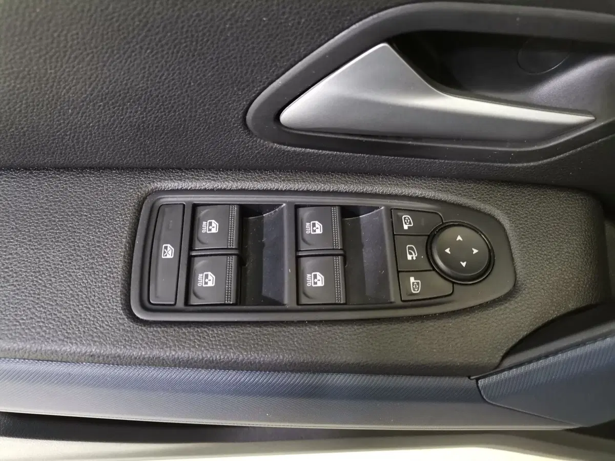 Dacia Duster usata a Salerno (19)