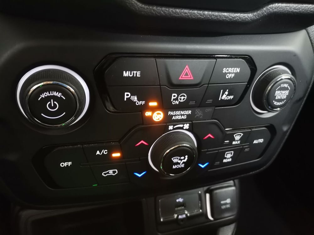 Jeep Renegade usata a Salerno (19)