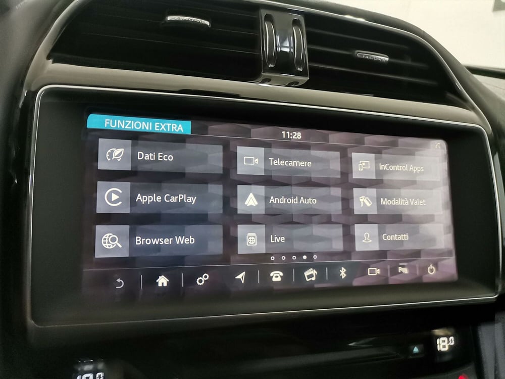 Jaguar F-Pace usata a Salerno (15)