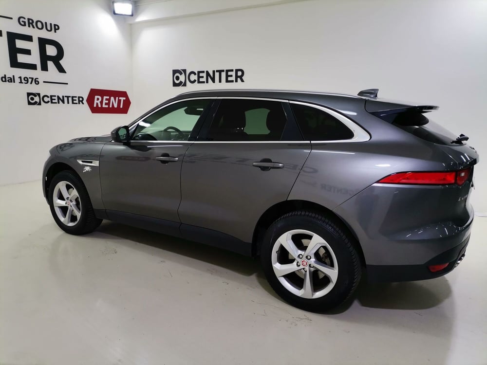 Jaguar F-Pace usata a Salerno (4)