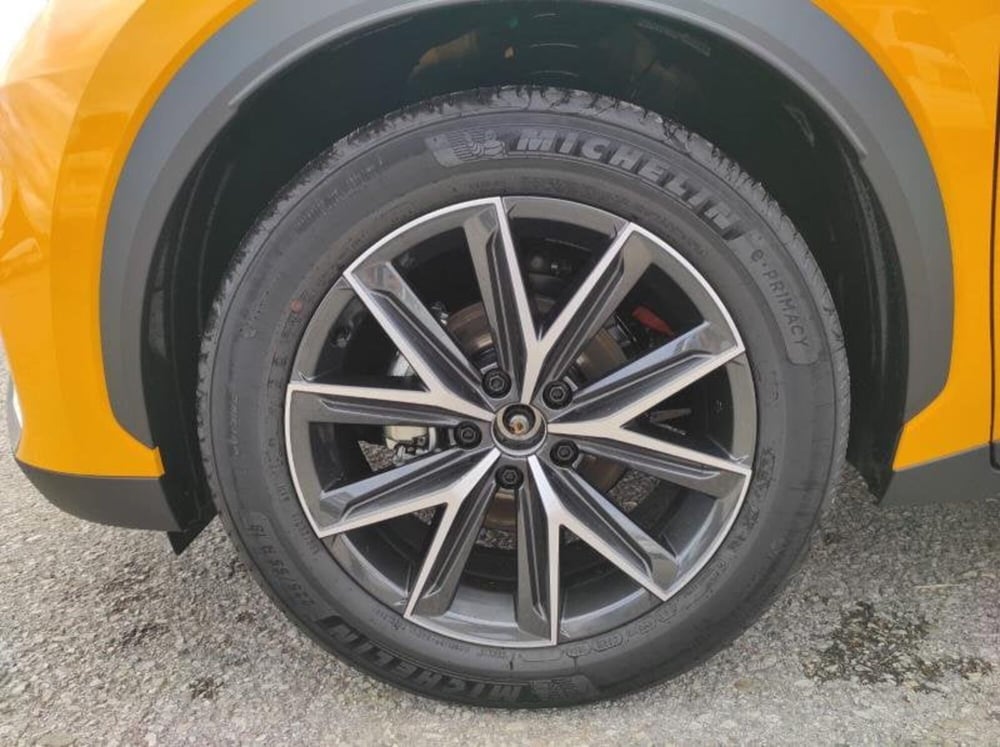 Lexus LBX nuova a Perugia (5)