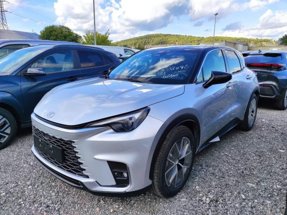 Lexus LBX nuova a Perugia