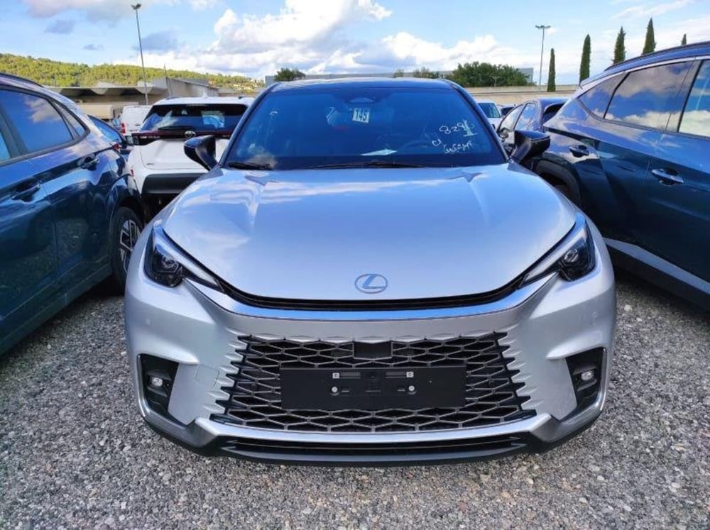 Lexus LBX nuova a Perugia (2)