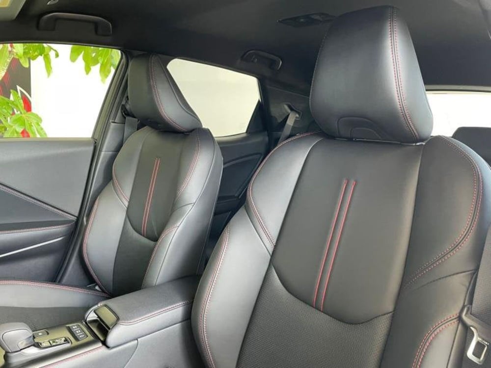 Lexus LBX nuova a Perugia (7)