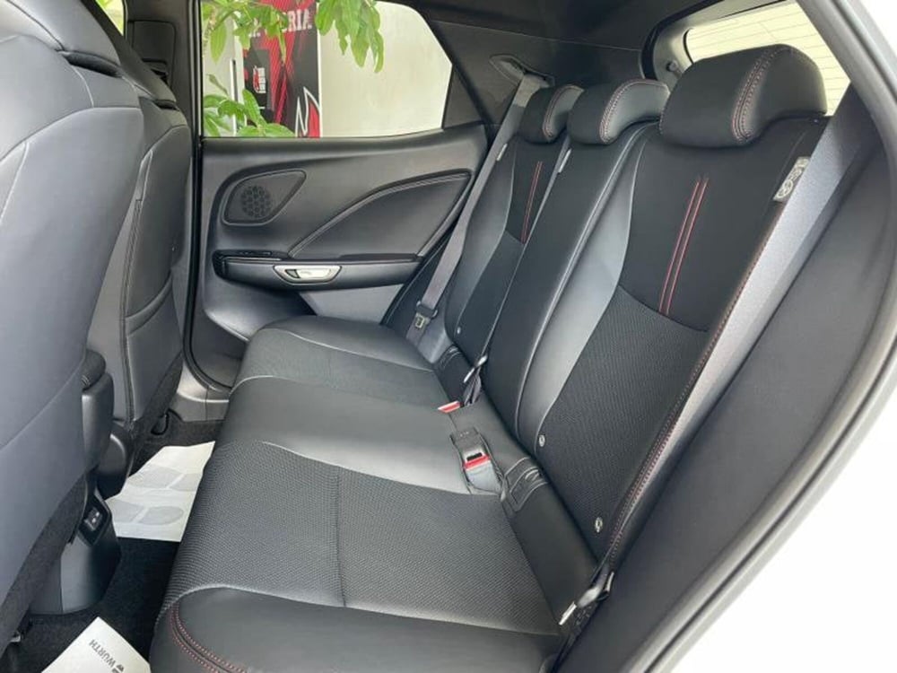 Lexus LBX nuova a Perugia (8)