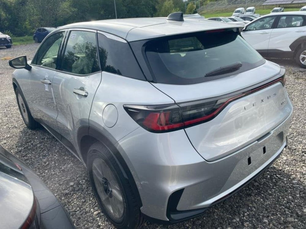 Lexus LBX nuova a Perugia (7)
