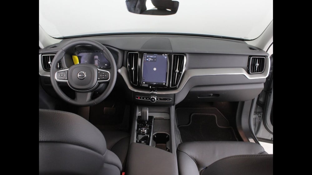 Volvo XC60 nuova a Palermo (6)