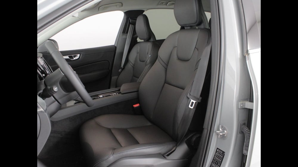 Volvo XC60 nuova a Palermo (9)