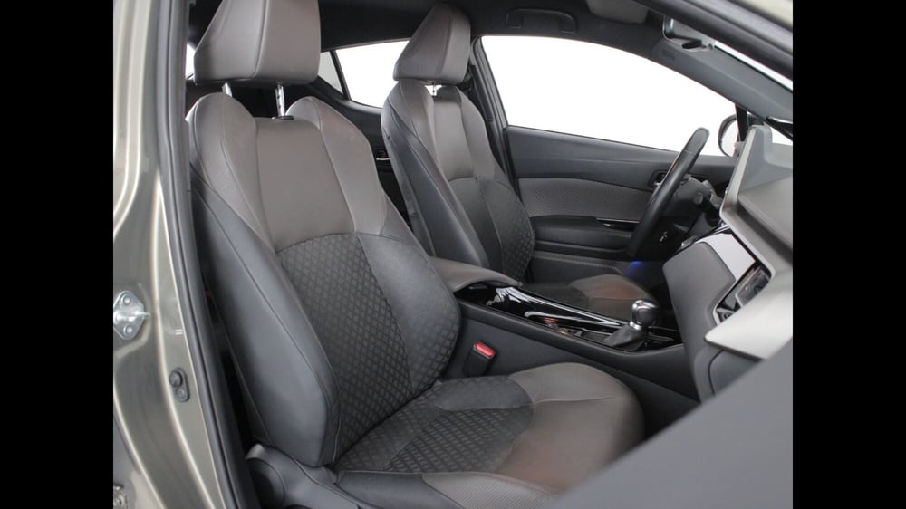 Toyota Toyota C-HR usata a Palermo (7)