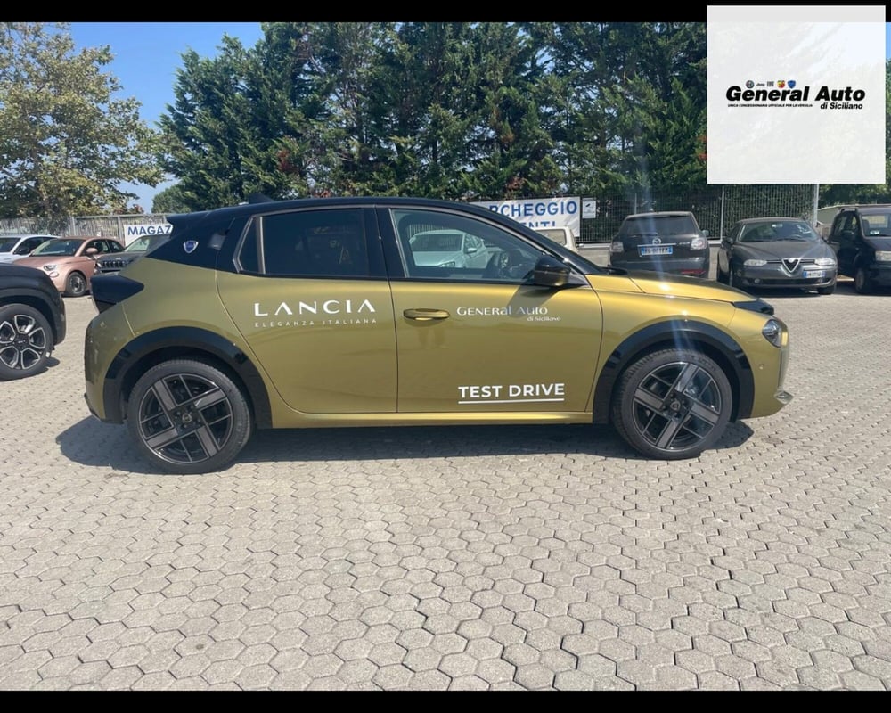 Lancia Ypsilon nuova a Lucca (5)