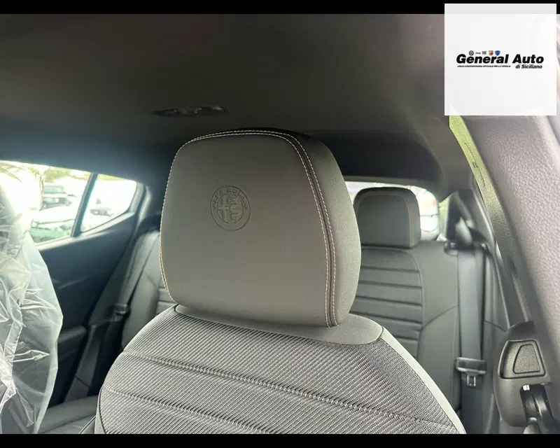 Alfa Romeo Tonale usata a Lucca (11)