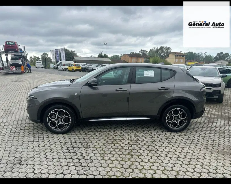 Alfa Romeo Tonale usata a Lucca (4)