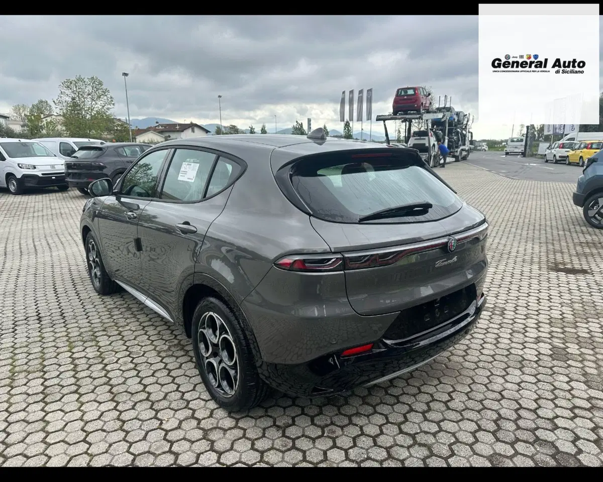 Alfa Romeo Tonale usata a Lucca (5)