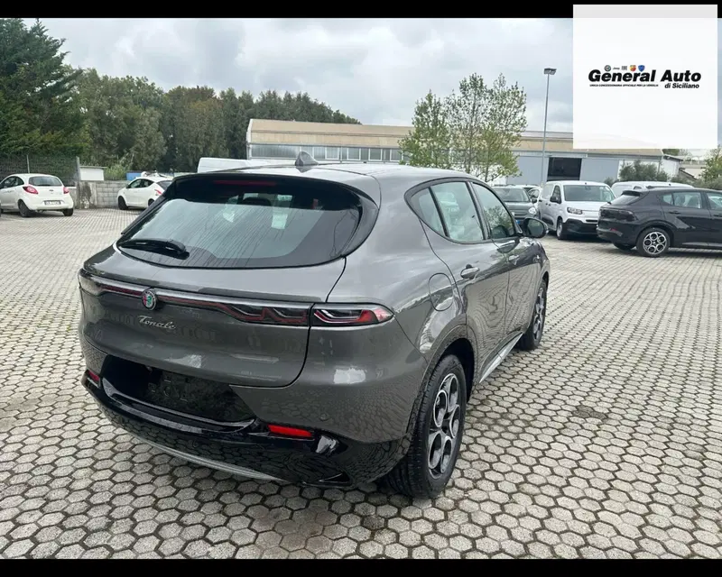 Alfa Romeo Tonale usata a Lucca (7)