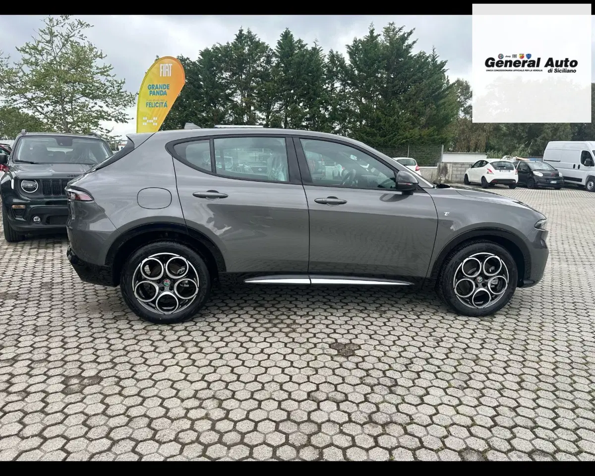 Alfa Romeo Tonale usata a Lucca (8)