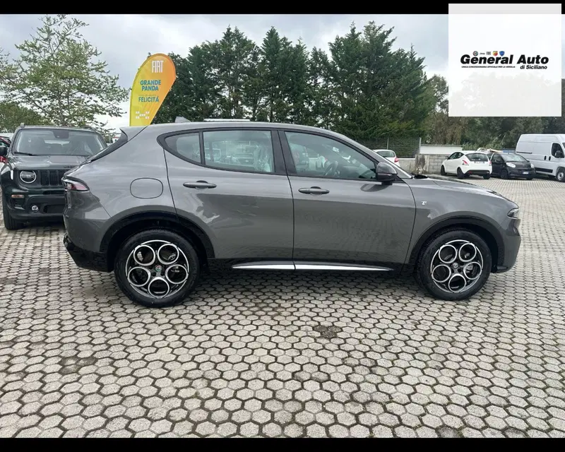 Alfa Romeo Tonale usata a Lucca (8)