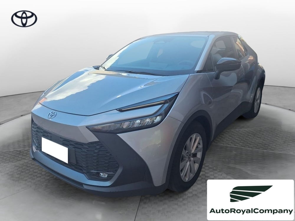 Toyota Toyota C-HR nuova a Roma (3)