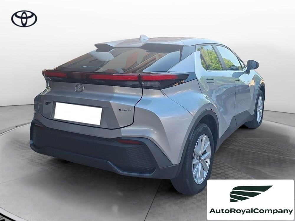 Toyota Toyota C-HR nuova a Roma (4)