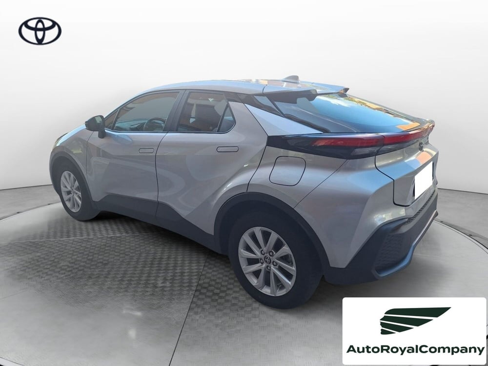 Toyota Toyota C-HR nuova a Roma (6)