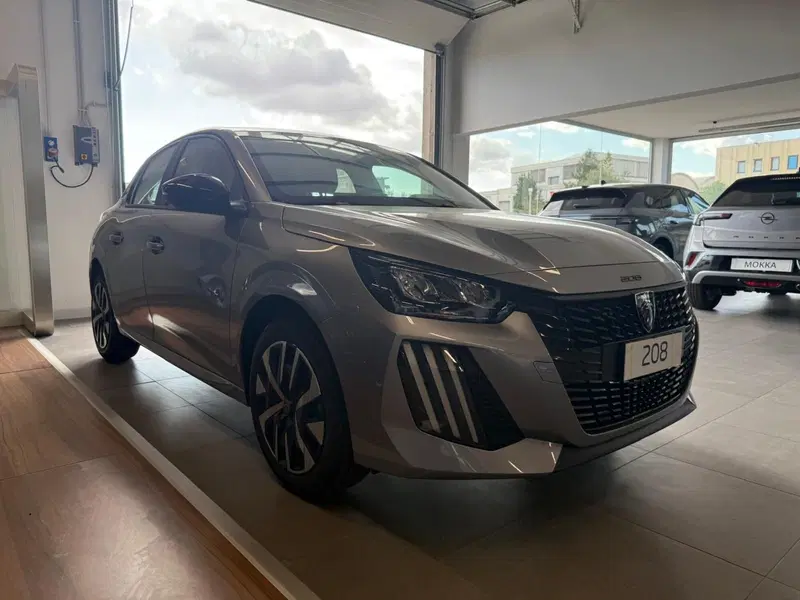 Peugeot 208 nuova a Latina