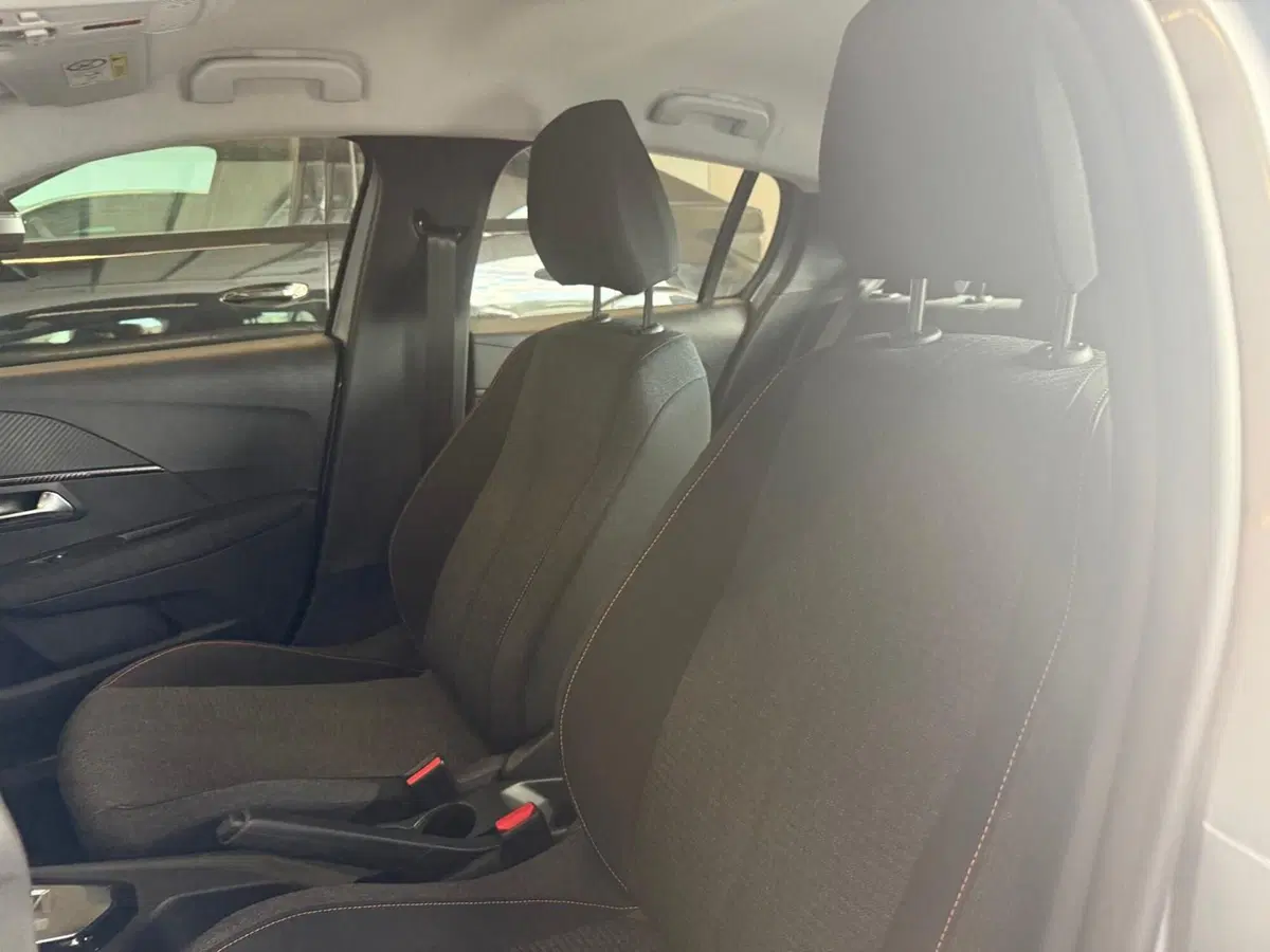 Peugeot 208 nuova a Latina (10)