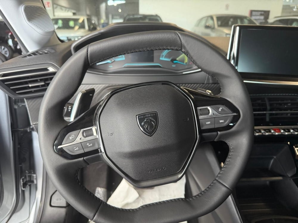 Peugeot 208 nuova a Latina (8)