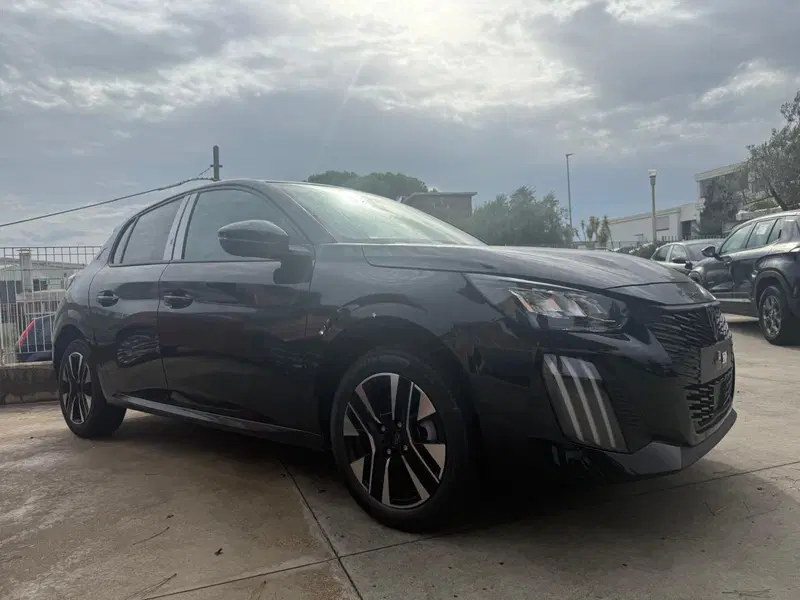 Peugeot 208 nuova a Latina (3)