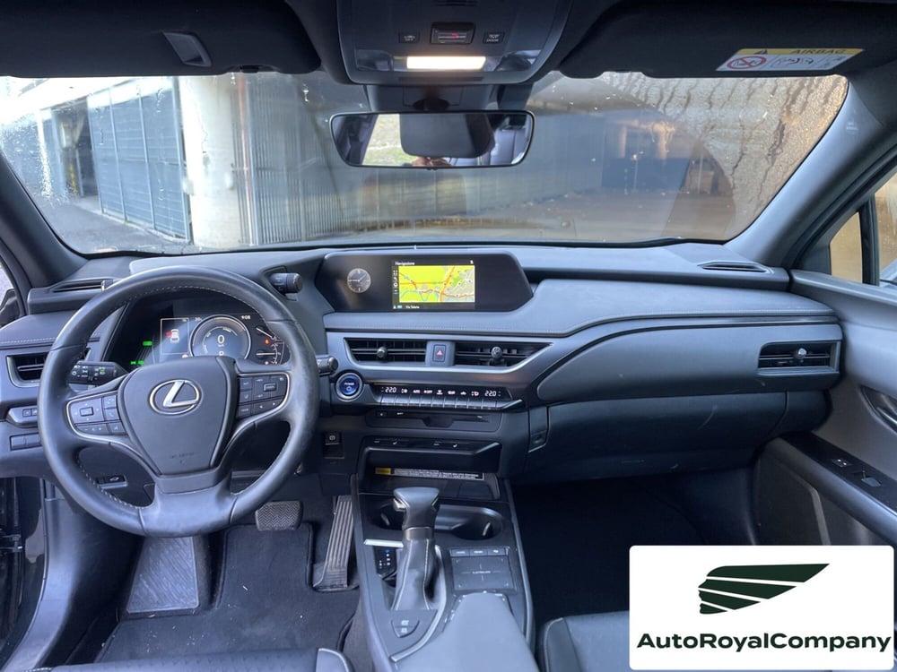 Lexus UX usata a Roma (12)