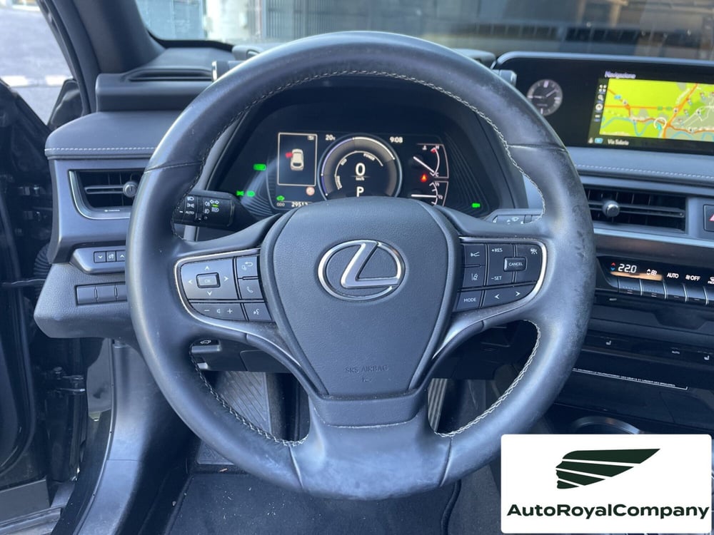 Lexus UX usata a Roma (13)