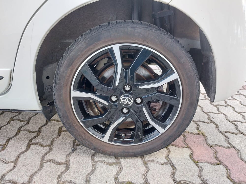 Toyota Yaris usata a Pavia (14)