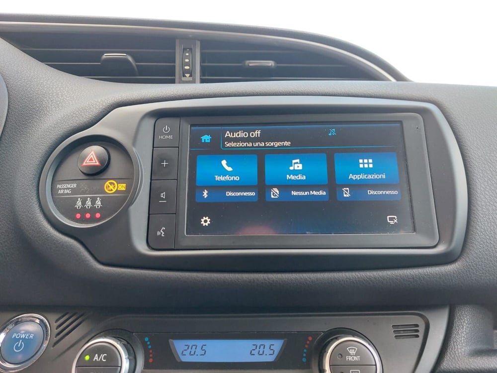 Toyota Yaris usata a Pavia (9)