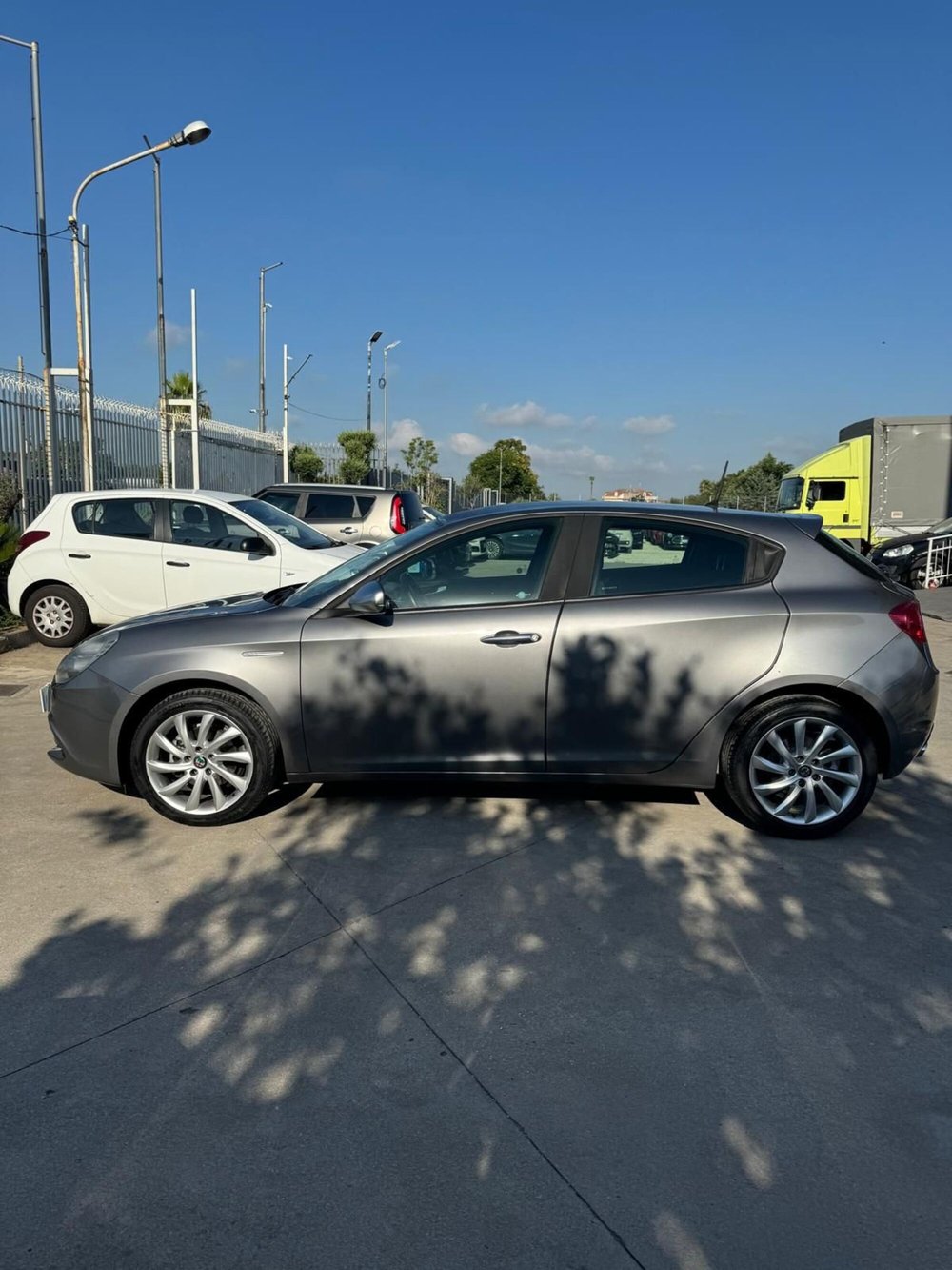 Alfa Romeo Giulietta usata a Caserta (3)