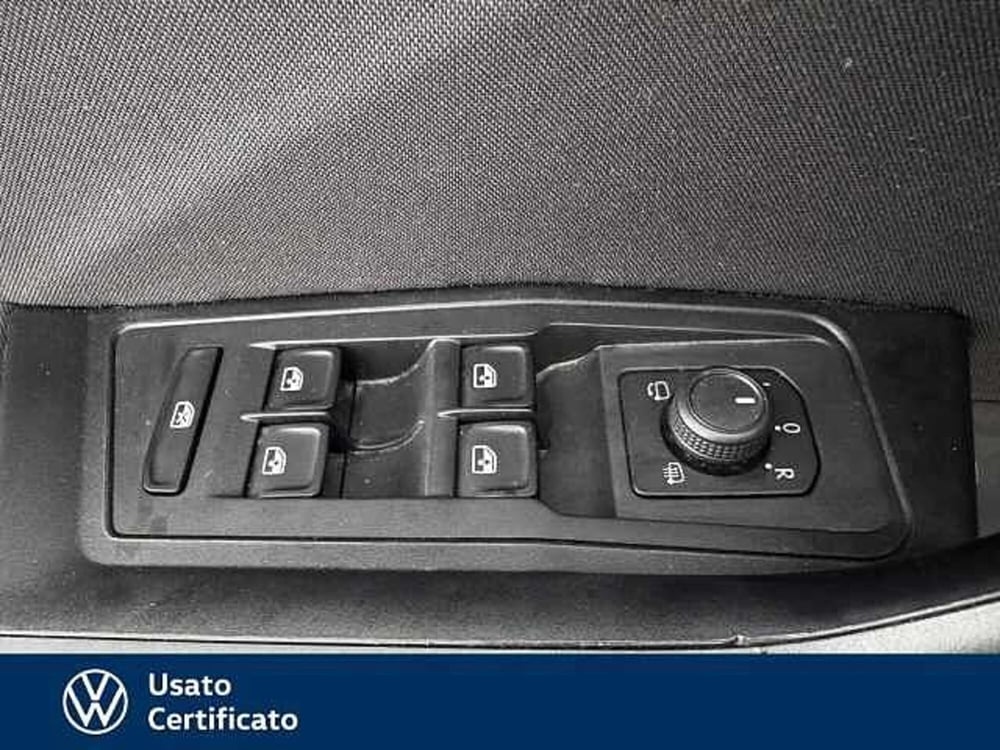 Volkswagen T-Roc usata a Vicenza (11)