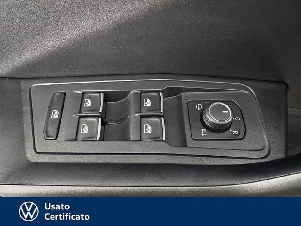 Volkswagen T-Roc usata a Vicenza (11)