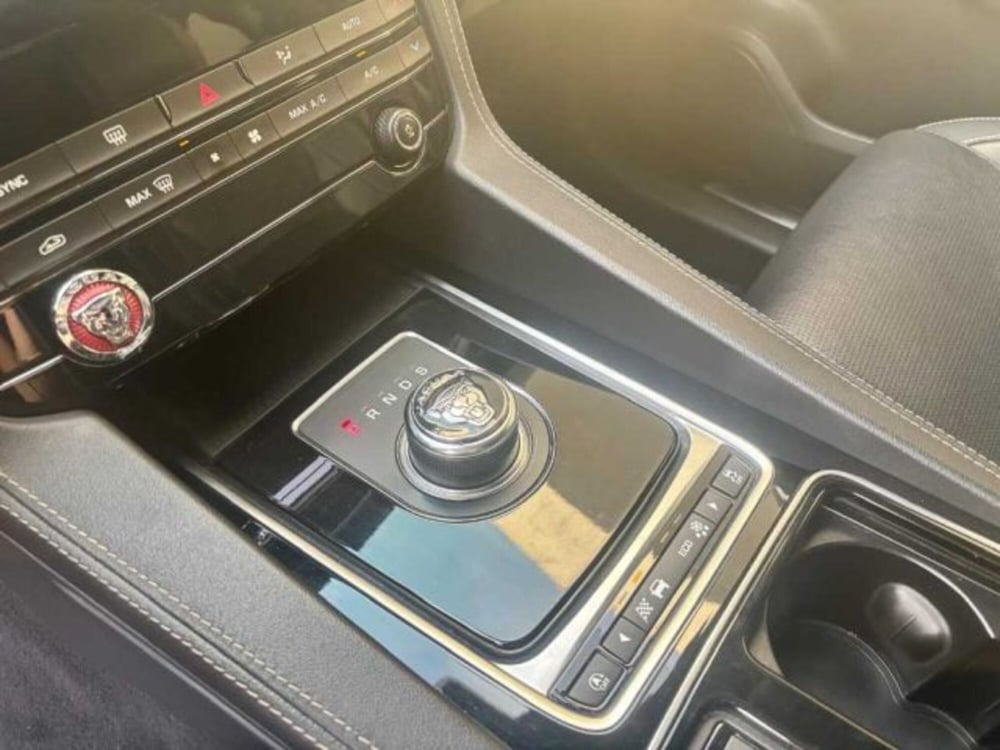 Jaguar F-Pace usata a Caltanissetta (17)