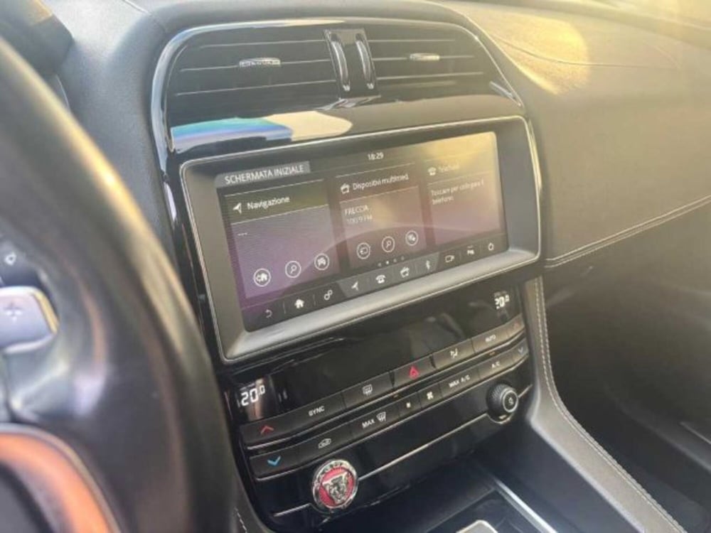 Jaguar F-Pace usata a Caltanissetta (18)