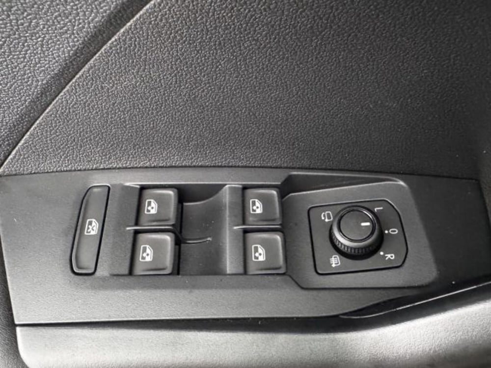 Volkswagen T-Cross nuova a Vicenza (11)