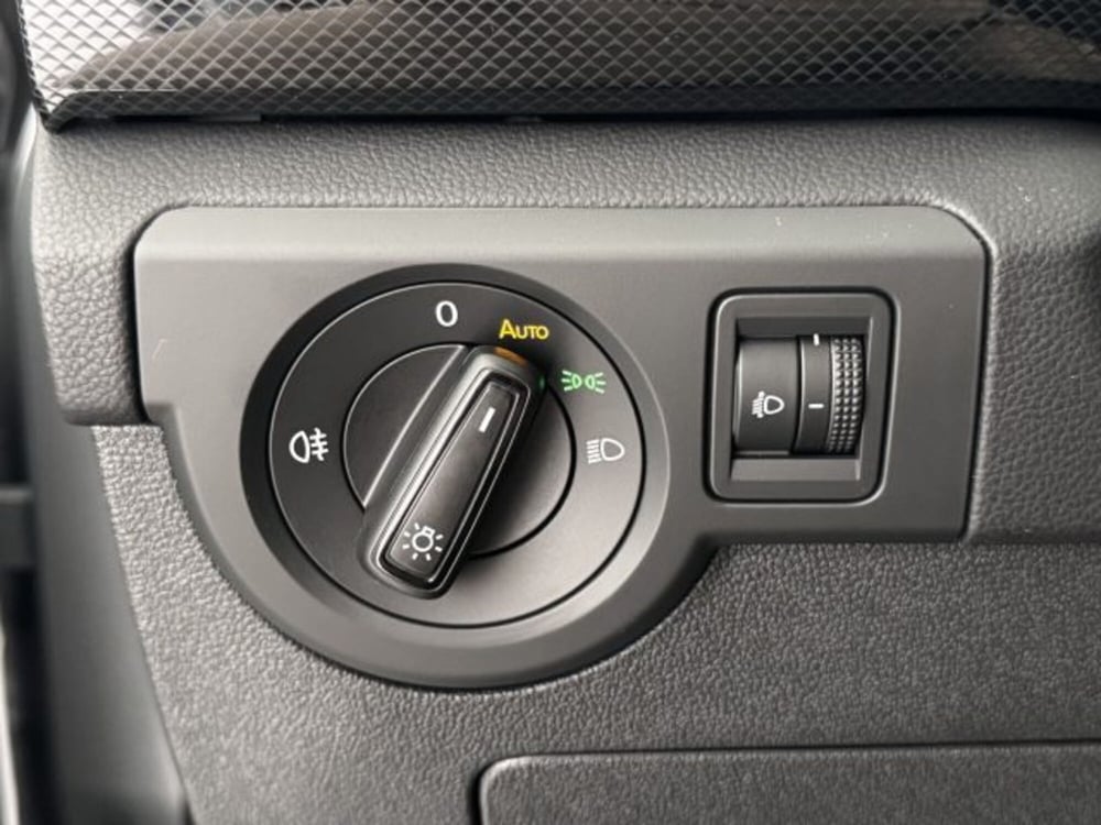Volkswagen T-Cross nuova a Vicenza (12)