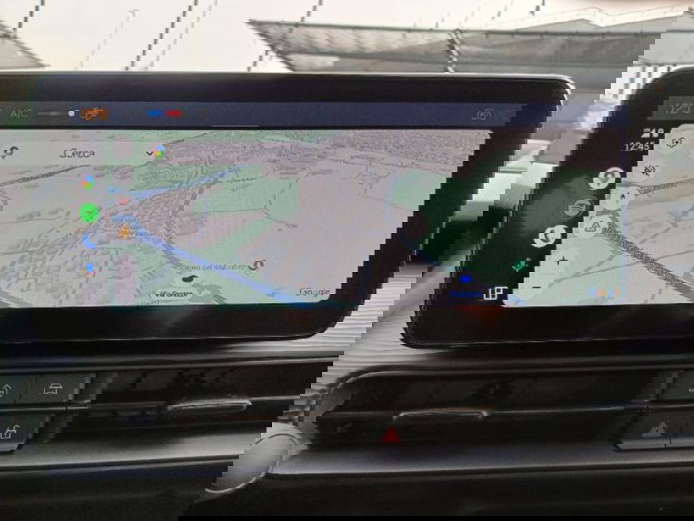 Jeep Avenger nuova a Brescia (11)