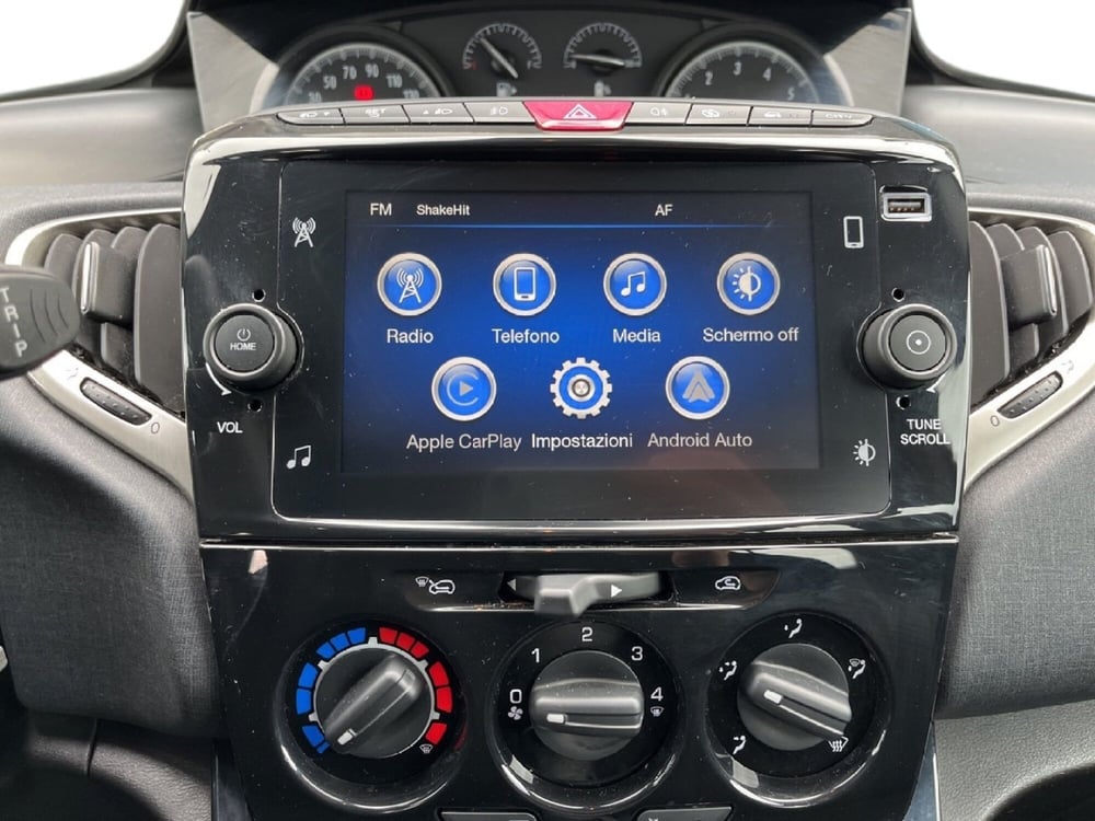 Lancia Ypsilon usata a Torino (14)