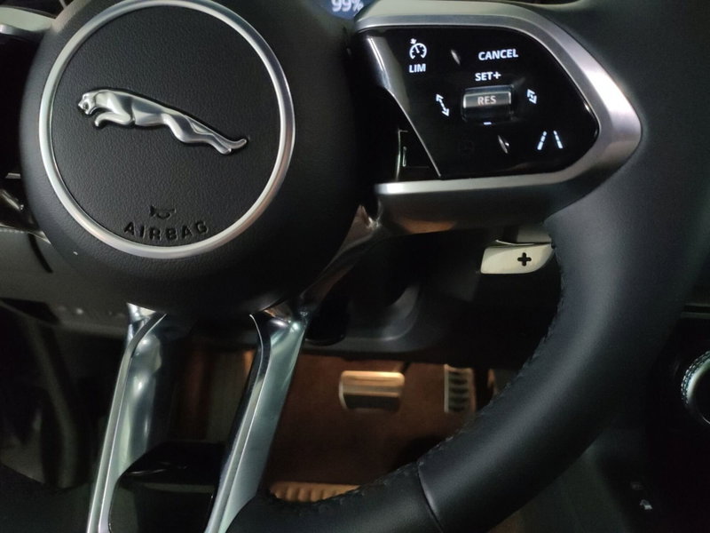 Jaguar E-Pace usata a Milano (12)