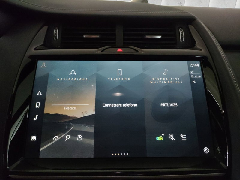 Jaguar E-Pace usata a Milano (13)