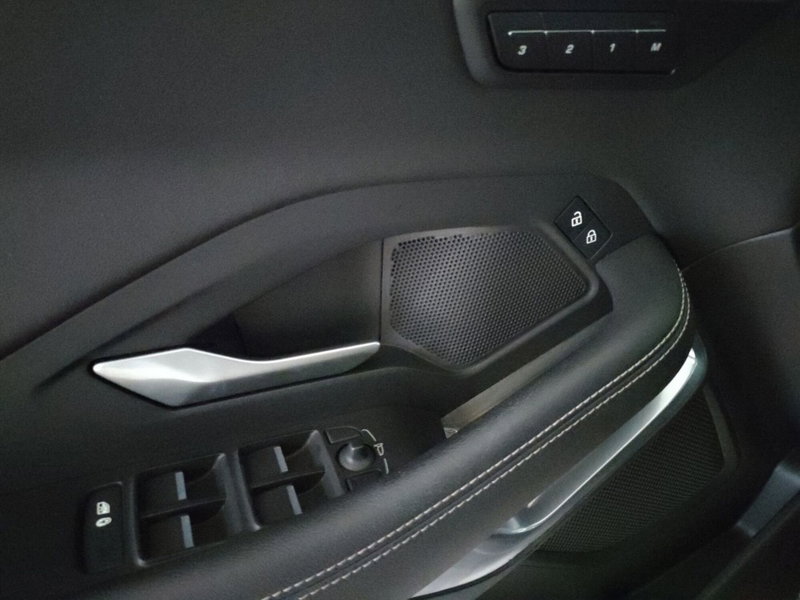 Jaguar E-Pace usata a Milano (19)