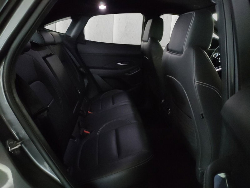 Jaguar E-Pace usata a Milano (5)