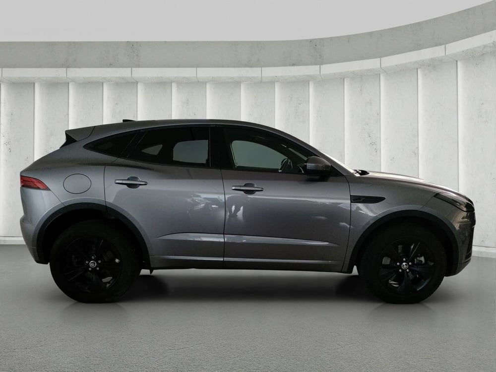 Jaguar E-Pace usata a Milano (6)