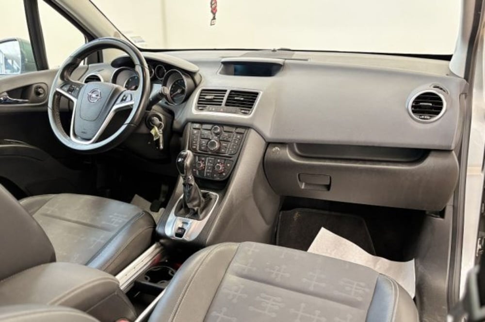Opel Meriva usata a Latina (9)