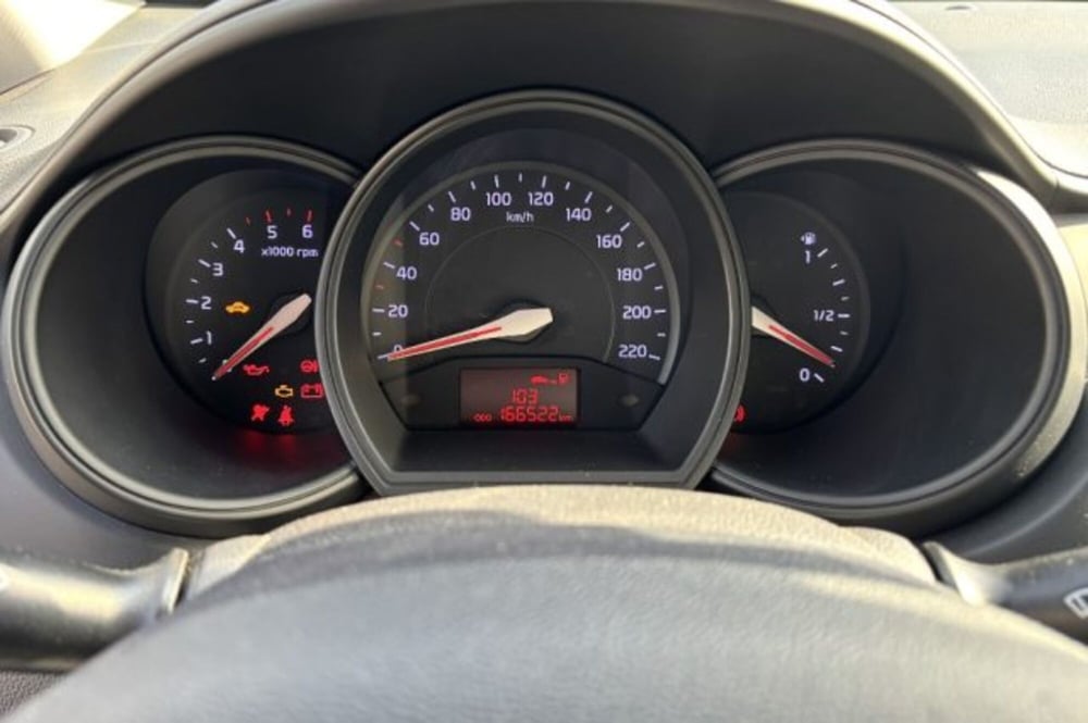 Kia Rio usata a Latina (13)