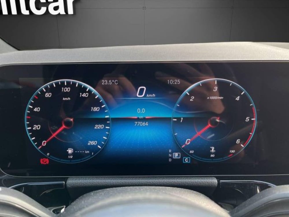 Mercedes-Benz GLA SUV usata a Novara (15)